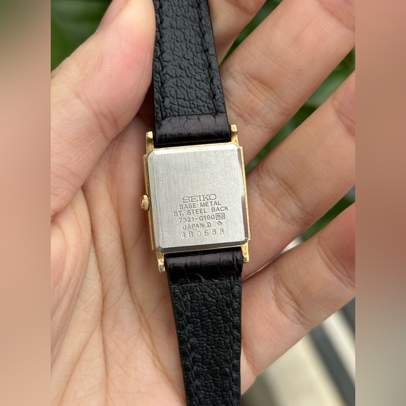 Vintage 1984 Seiko “Lacquer Frame” Women’s Dress Watch
Ref. No.: 7321-0190 - Picture 5 of 5